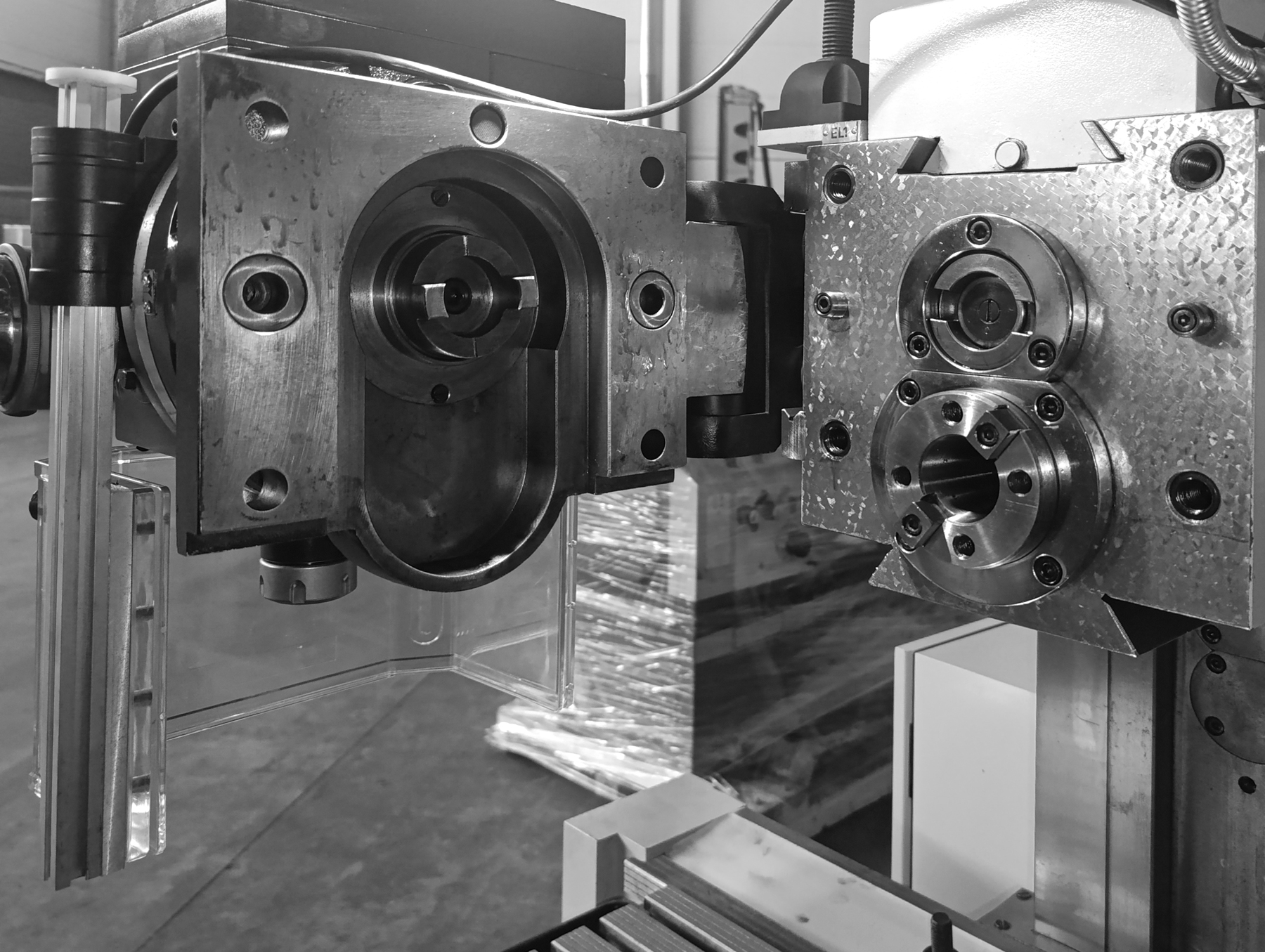 Инструментальный фрезерный станок Stalex WFM 800 - 24